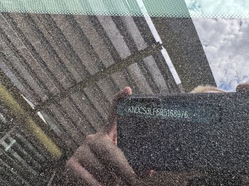 Used 2024 Kia Niro EX image 41