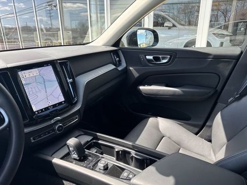 Certified 2025 Volvo XC60 B5 Plus AWD/4WD image 22