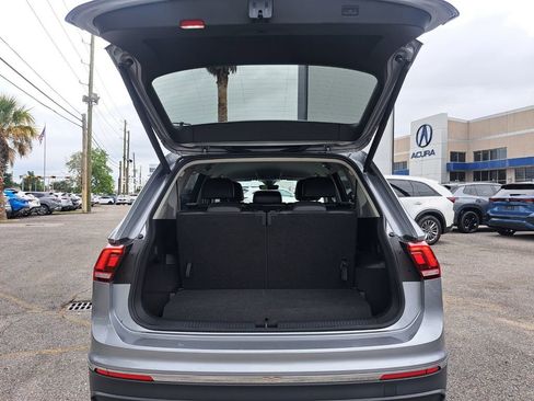 Used 2024 Volkswagen Tiguan SE FWD image 24