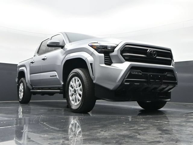 Used 2024 Toyota Tacoma SR5 AWD/4WD image 42