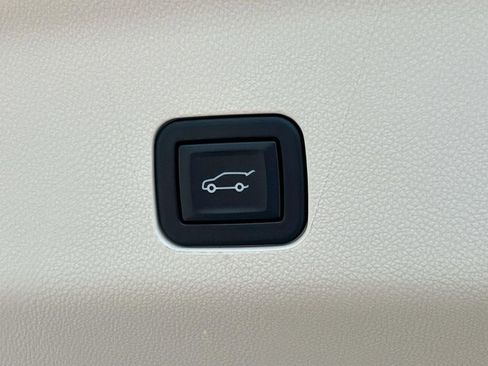 Used 2023 Cadillac Escalade Sport Platinum w/ Heavy-Duty Trailer Package AWD/4WD image 13