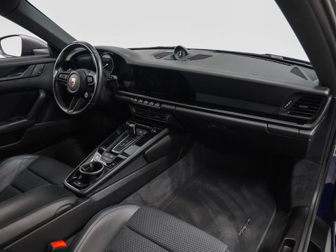 Certified 2024 Porsche 911 Carrera T RWD image 31