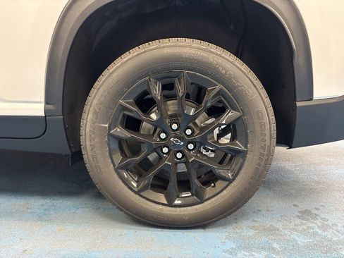 New 2026 Chevrolet Traverse LT w/ Midnight/Sport Edition FWD image 17