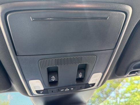 Certified 2025 Honda Pilot Black Edition image 39