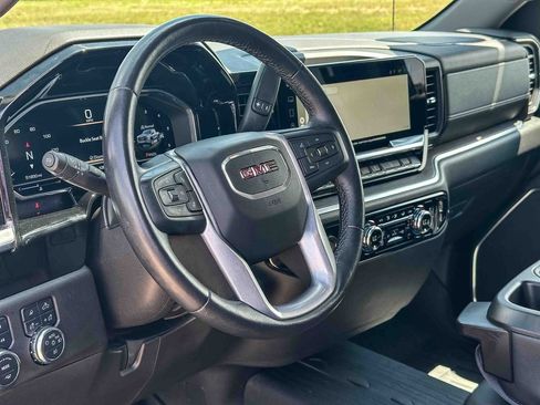 Used 2022 GMC Sierra 1500 SLT AWD/4WD image 12