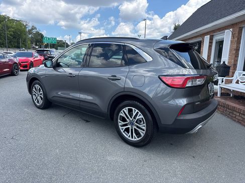 Used 2022 Ford Escape SEL w/ Technology Package FWD image 14