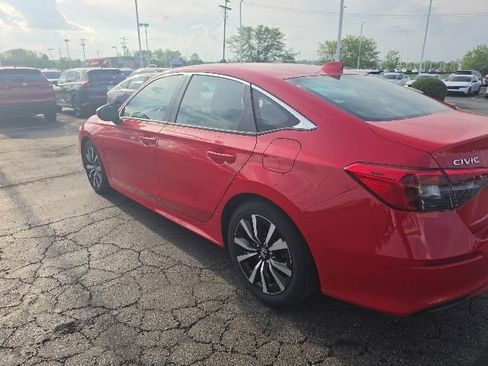 Used 2024 Honda Civic EX image 6