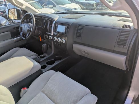 Used 2019 Toyota Sequoia SR5 image 35