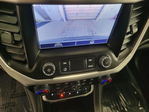 Used 2023 GMC Acadia SLE w/ Driver Convenience Package image 14