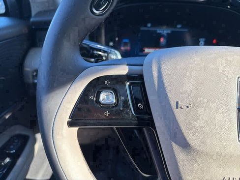 Used 2023 Lincoln Corsair AWD w/ Equipment Group 101A image 21