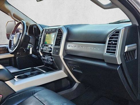 Used 2017 Ford F250 Lariat w/ Lariat Value Package image 25