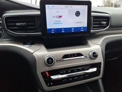 Certified 2022 Ford Explorer XLT w/ Equipment Group 202A image 23