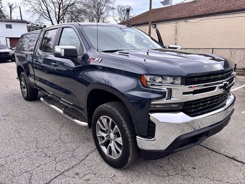 Used 2022 Chevrolet Silverado 1500 LT w/ Z71 Off-Road Package image 1