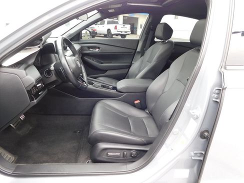 Used 2024 Honda Accord Sport image 13