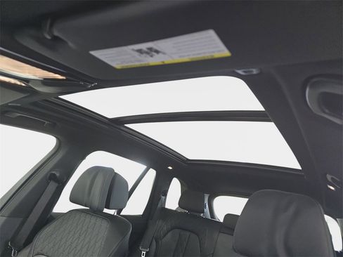 Certified 2026 BMW X5 xDrive50e w/ M Sport Package image 25