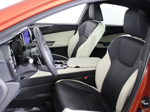 Used 2024 Lexus NX 250 FWD w/ Towing Package (2000 Lbs) image 20