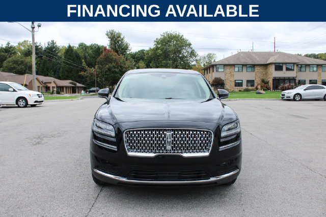 Used 2022 Lincoln Nautilus AWD image 3