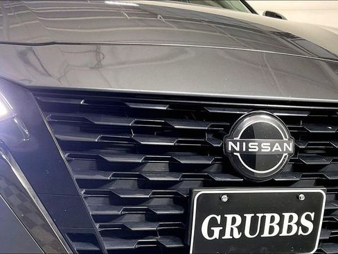 Used 2024 Nissan Altima 2.5 SR image 37