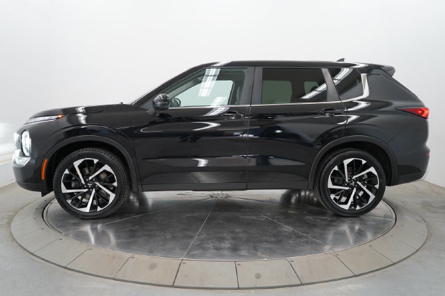 Used 2023 Mitsubishi Outlander SE AWD/4WD image 4