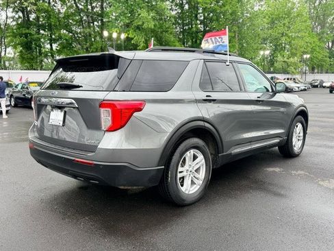Used 2023 Ford Explorer XLT AWD/4WD image 6