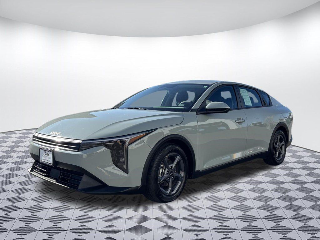 Used 2026 Kia K4 FWD image 3
