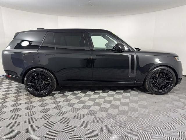 Used 2026 Land Rover Range Rover Long Wheelbase SE AWD/4WD image 9
