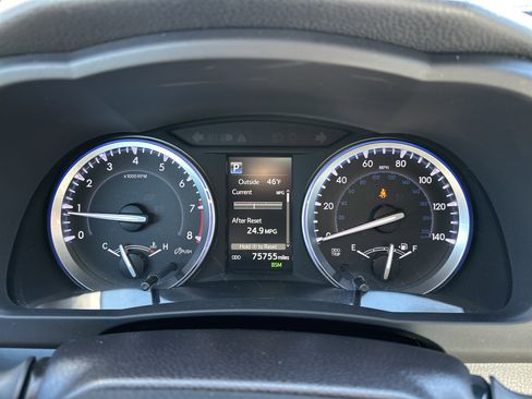 Used 2018 Toyota Highlander XLE image 21