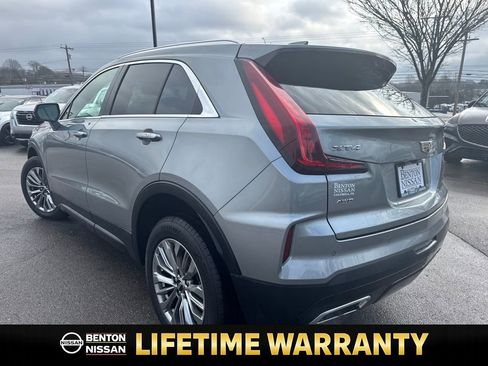 Used 2024 Cadillac XT4 Premium Luxury image 6