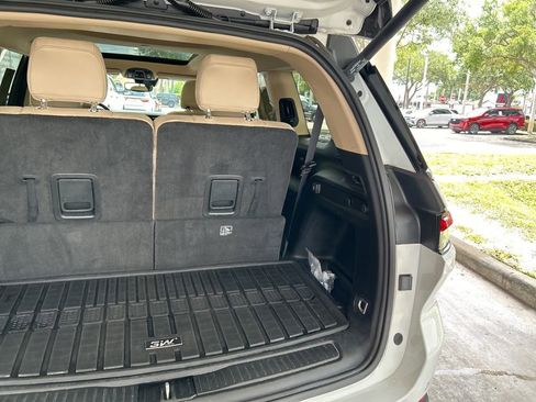 Used 2021 Jeep Grand Cherokee L Limited RWD image 33