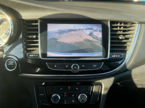 Used 2018 Buick Encore Preferred image 3