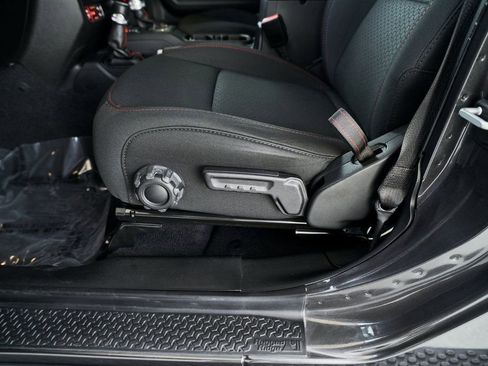 Used 2021 Jeep Wrangler Unlimited Rubicon image 21