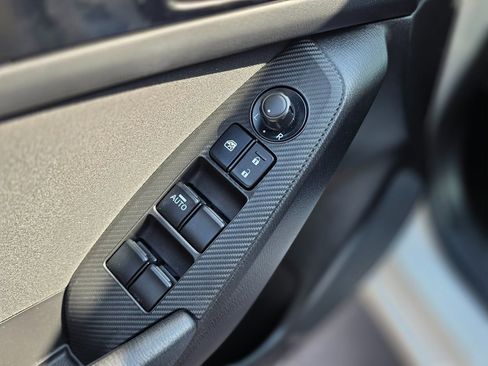 Used 2016 MAZDA MAZDA3 i Sport w/ Preferred Equipment Package image 29