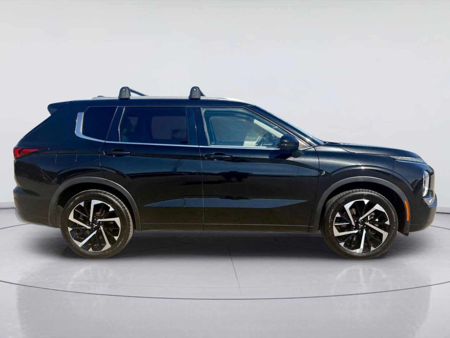 Used 2022 Mitsubishi Outlander SEL FWD image 3