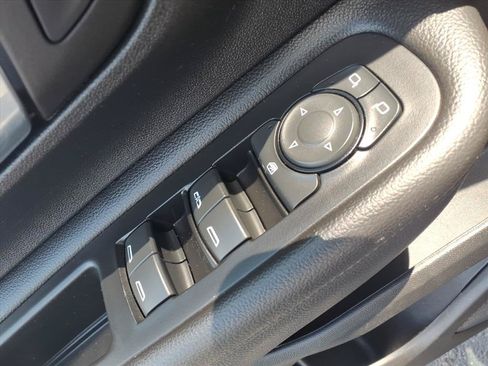 Used 2023 GMC Terrain SLE FWD image 16