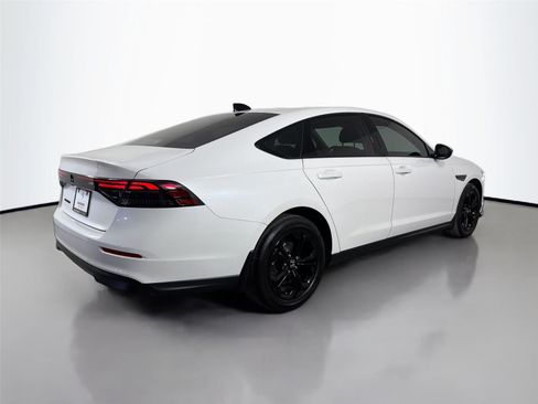 Used 2025 Honda Accord SE image 5
