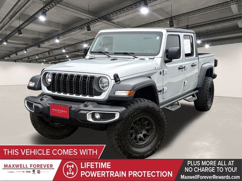 Used 2024 Jeep Gladiator Sport image 1