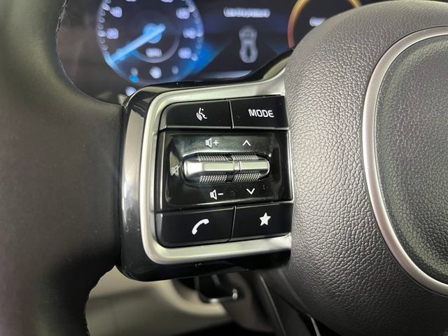Used 2024 Kia Carnival SX Prestige FWD image 18