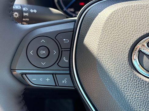 Used 2025 Toyota RAV4 XLE image 21