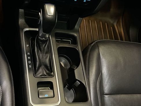 Used 2018 Ford Escape SEL image 19