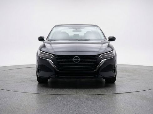 Used 2025 Nissan Sentra SV FWD image 2