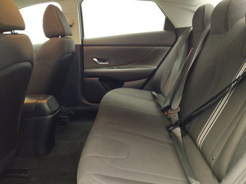 Used 2023 Hyundai Elantra SEL image 18