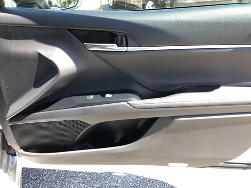 Used 2019 Toyota Camry XSE image 29