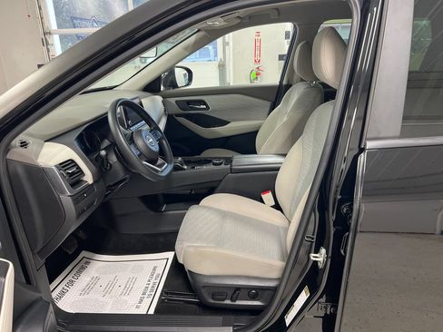 Used 2023 Nissan Rogue SV AWD/4WD image 15
