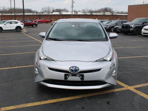 Used 2017 Toyota Prius Four Touring image 3