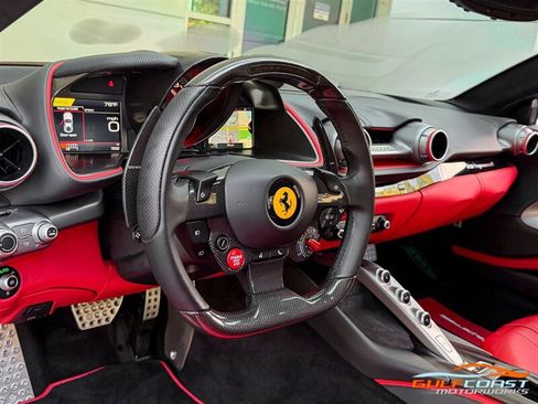 Used 2018 Ferrari 812 Superfast RWD image 12