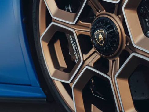 Used 2023 Lamborghini Huracan Tecnica RWD image 13