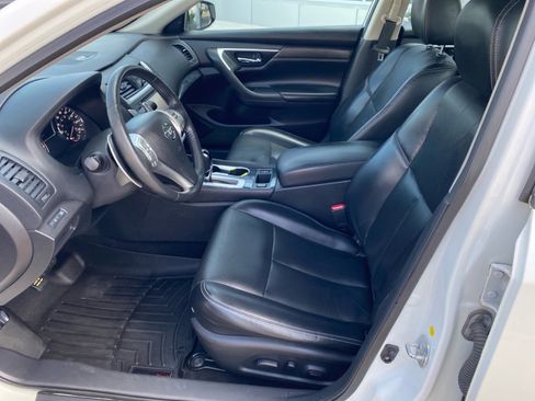 Used 2016 Nissan Altima 3.5 SL FWD image 9