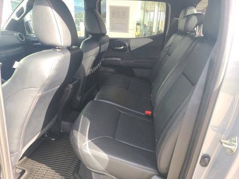 Used 2020 Toyota Tacoma TRD Sport image 13