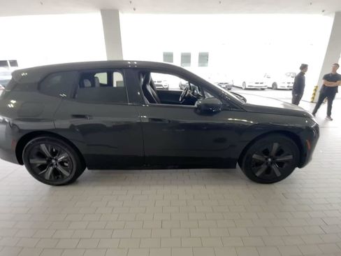 Used 2024 BMW iX xDrive50 w/ Sport Package AWD/4WD image 5
