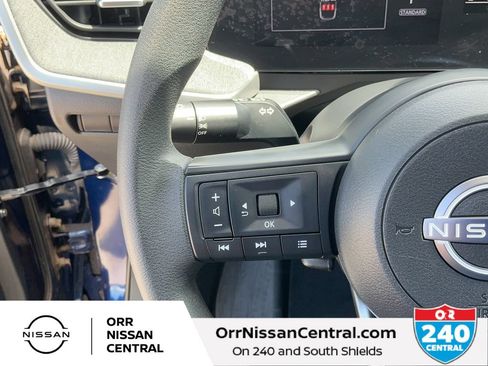 Used 2025 Nissan Kicks SV w/ Illumination Package AWD/4WD image 18